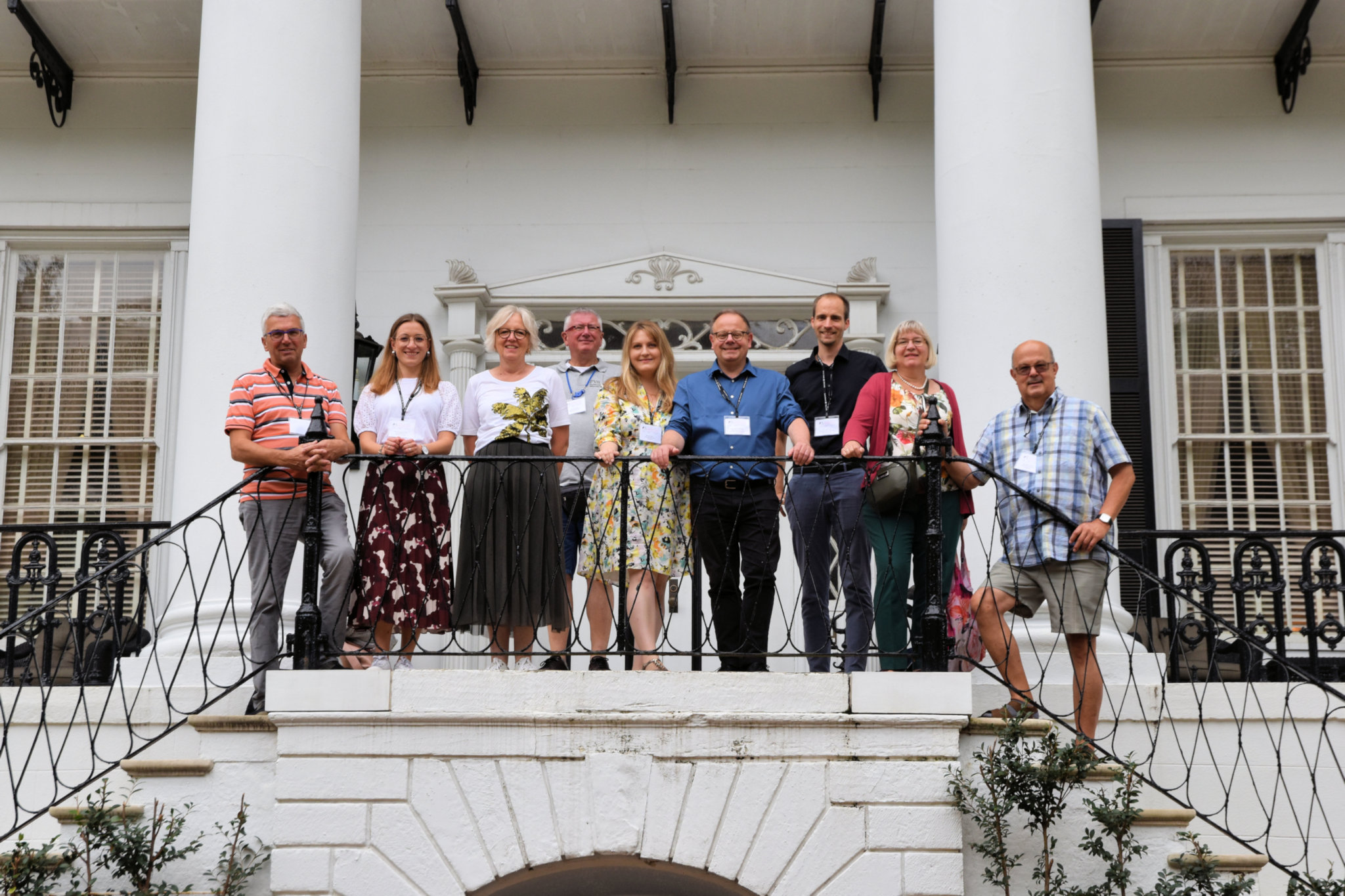 Die Gruppe vor der Presidents Mansion der UA