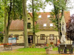 2024_Kahla_09_125_Essen_Geiseltalsee